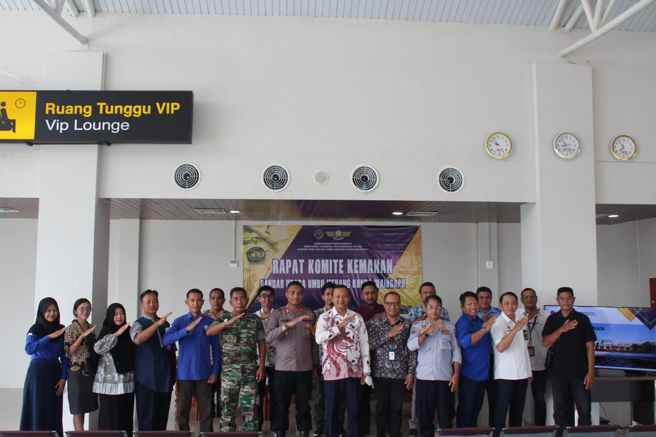 Kasdim 1601/Sumba Timur Hadiri Rapat Komite Keamanan Bandar Udara UMK Waingapu