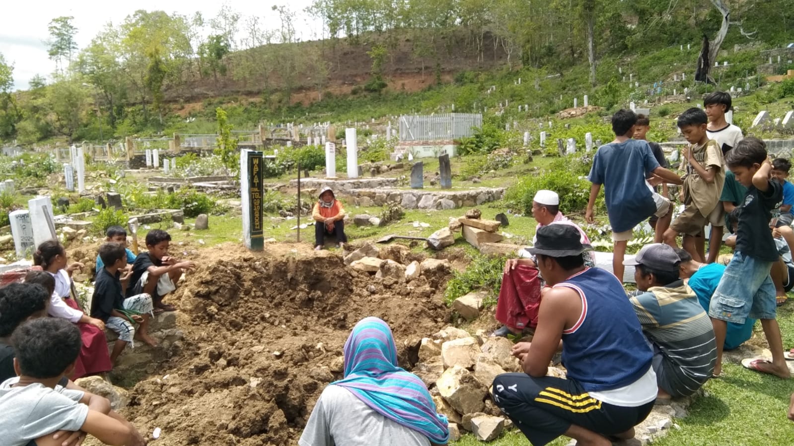 Mimpi Ayahnya Masih Hidup, Safriadin Minta Bongkar Makam