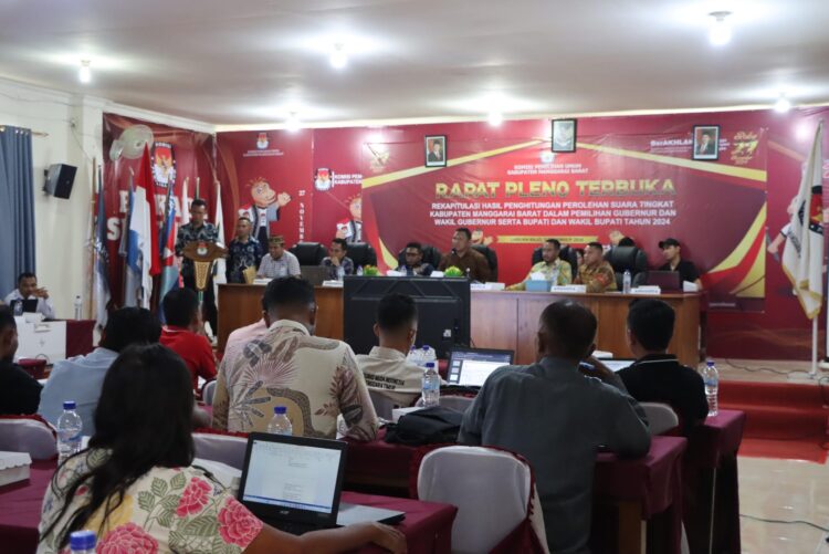 Polisi Kawal Ketat Rapat Pleno Rekapitulasi Suara Pilkada 2024 di Labuan Bajo