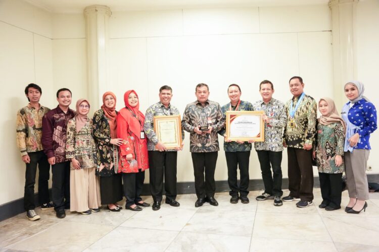 Pemkab Purwakarta Raih Dua Kategori Penghargaan Anubhawa Sasana Desa Dari Menteri Hukum RI