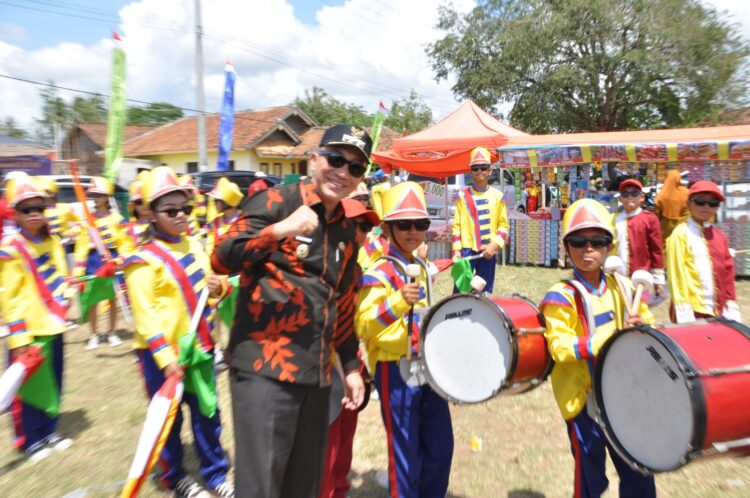 Diikuti 32 Tim, Pj. Bupati Tanggamus Mulyadi Irsan Buka Festival Drumband Satuan Pendidikan 2024 di Kecamatan Pugung Diikuti 32 Tim, Pj. Bupati Tanggamus Mulyadi Irsan Buka Festival Drumband Satuan Pendidikan 2024 di Kecamatan Pugung
