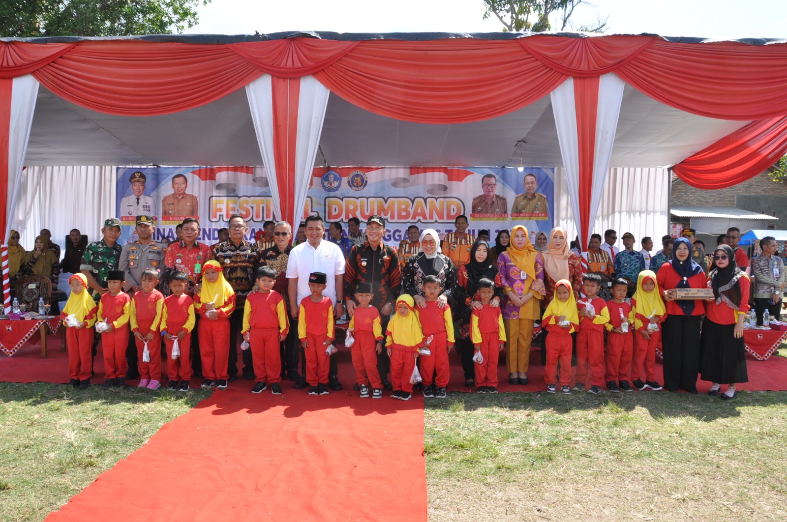 Diikuti 32 Tim, Pj. Bupati Tanggamus Mulyadi Irsan Buka Festival Drumband Satuan Pendidikan 2024 di Kecamatan Pugung