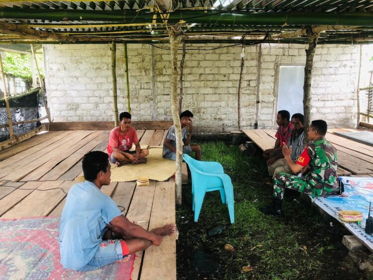 Jalin Kedekatan Dengan Masyarakat, Babinsa Komsos Dan Warga Binaan