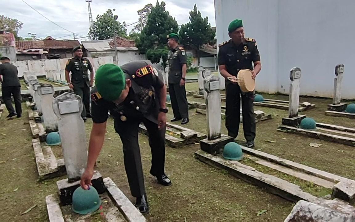 Sambut Hari Juang TNI AD, Kodim 0601/Pandeglang Ziarah Ke Taman Makam Pahlawan