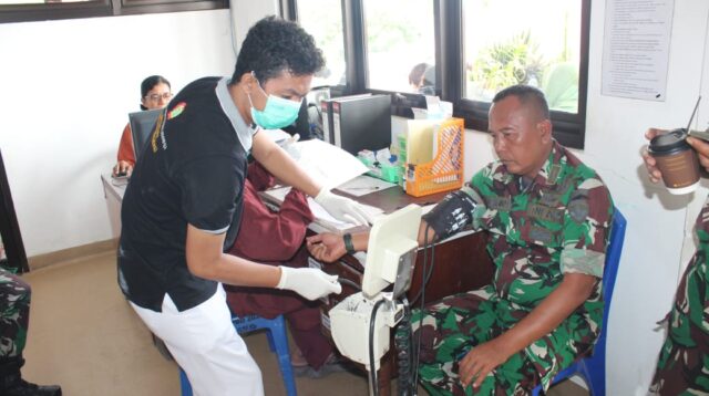 Peringati Hari Juang TNI AD ke-79, Kodim 1601/Sumba Timur Gelar Bhakti Kesehatan Donor Darah