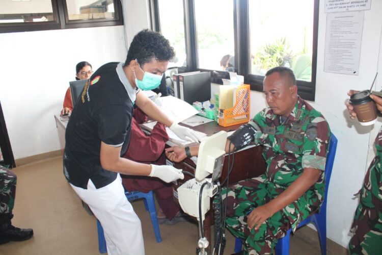 Peringati Hari Juang TNI AD ke-79, Kodim 1601/Sumba Timur Gelar Bhakti Kesehatan Donor Darah