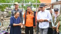 Bey Machmudin Tinjau Bencana Banjir Rob di Subang