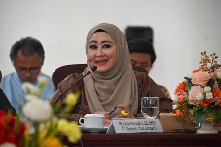Baleg DPR RI Kunker Ke Provinsi Sumbar, Lisda Hendrajoni: Buka Ruang Komunikasi dan Diskusi Dengan Pemerintah Daerah Untuk Masyarakat Baleg DPR RI Kunker Ke Provinsi Sumbar, Lisda Hendrajoni: Buka Ruang Komunikasi dan Diskusi Dengan Pemerintah Daerah Untuk Masyarakat