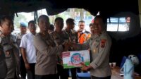 Kapolres Sumba Barat Berikan Dukungan Makanan kepada Personel yang Melaksanakan Pengamanan di Pos Pam, Pos Yan, dan Pos Terpadu