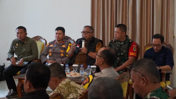 Bupati Hadiri Rapat Evaluasi, Tidak Ada Lagi Kecamatan Bersetatus Tanggap Darurat Bencana