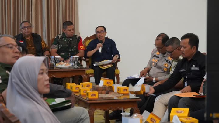 Bupati Hadiri Rapat Evaluasi, Tidak Ada Lagi Kecamatan Bersetatus Tanggap Darurat Bencana