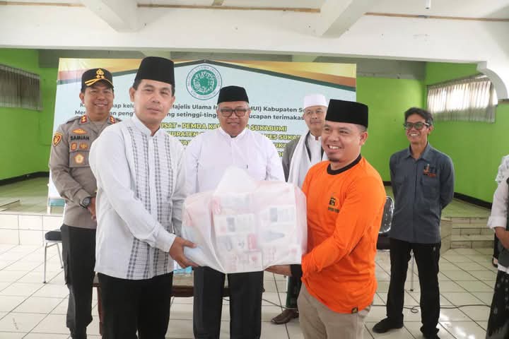 Bupati Sukabumi Lepas Pendistribusian Bantuan Ke 25 Kecamatan Terdampak Bencana
