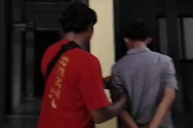 Polsek Semaka Dibantu Warga Amankan Terduga Pelaku Pencurian Biji Kopi di Pekon Sukajaya