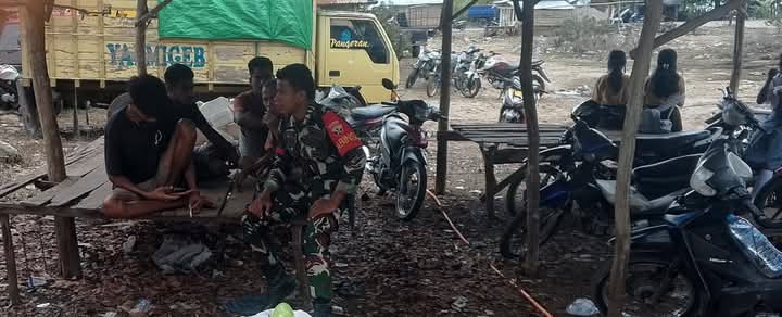 Melalui Komsos Babinsa Pahunga Lodu Himbau Jaga Kamtibmas Jelang Pergantian Tahun Baru