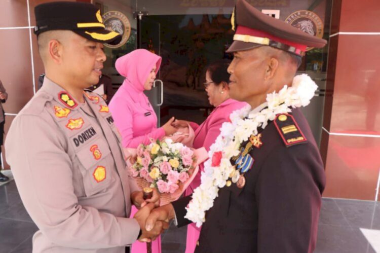 Wisuda Purna Bhakti Iptu I Nyoman Miasa, Menutup 32 Tahun Pengabdian sebagai Anggota Polri Wisuda Purna Bhakti Iptu I Nyoman Miasa, Menutup 32 Tahun Pengabdian sebagai Anggota Polri