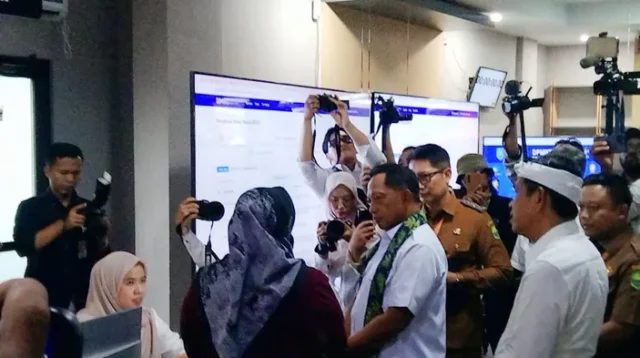 Bey Machmudin Dampingi Mendagri dan Menteri PKP Tinjau MPP Subang