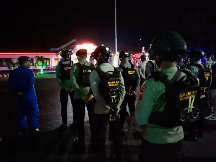 Cegah Gangguan, Polisi Terjunkan 243 Personil Amankan Tahun Baru di Labuan Bajo Cegah Gangguan, Polisi Terjunkan 243 Personil Amankan Tahun Baru di Labuan Bajo
