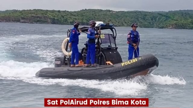Sat PolAirud Polres Bima Kota Bersama Direktorat Pol Airud Polda NTB Cari Nelayan Hilang di Perairan Sape