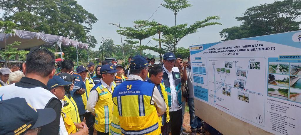 Tinjau Lokasi Proyek Rehabilitasi B.TUT 11 SI Tarum Utara Timur, Mentri PU Disambut Para Kades Dan Masyarakat Banyusari