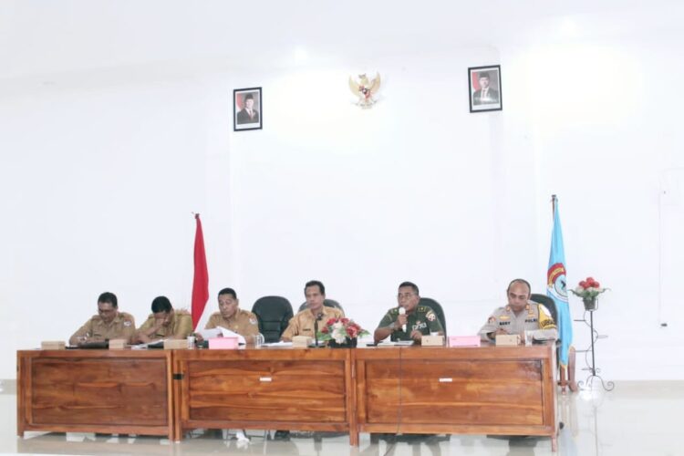 Kasdim Sumba Timur Dandim, Hadiri Rakor Pembahasan Penanganan Bencana Kasdim Sumba Timur Dandim, Hadiri Rakor Pembahasan Penanganan Bencana