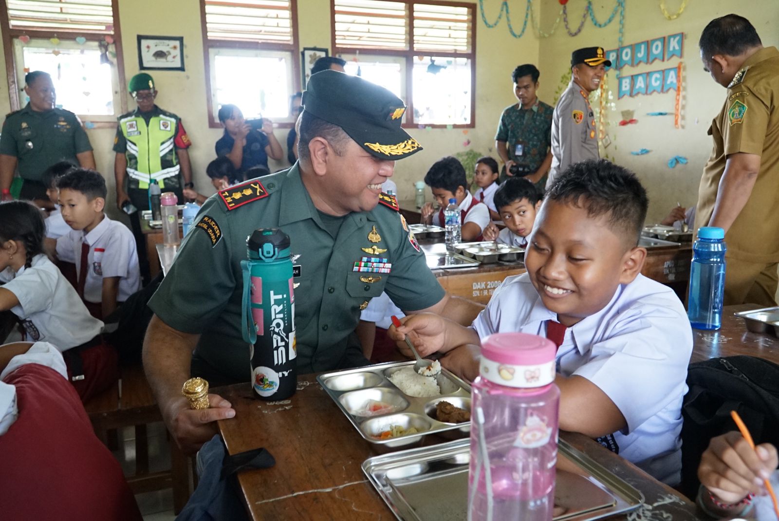 Kodam IX/Udayana Bersama BGN Kick Off Makan Bergizi Gratis