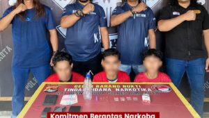 Tim Kaisar Hitam Satresnarkoba Polres Bima Kota Tangkap Tiga Ramaja Pemilik Shabu