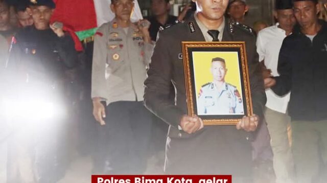 Wakapolres Bima Kota Pimpin Upacara Pemakaman Almarhum AIPTU Agus Setiawan