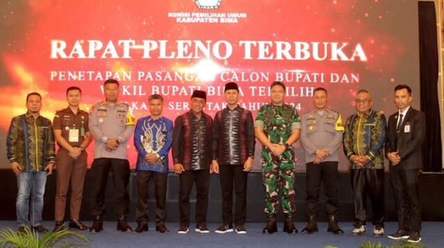 Rapat Pleno Terbuka, KPU Menetapkan Ady Mahyudi-dr IrfanSebagai Bupati dan Wakil Bupati Bima Terpilih