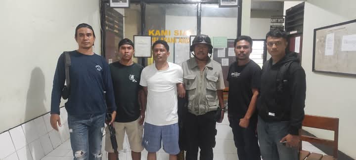 Bandar Narkoba Asal Tambe DPO Polda NTB Ini Bertekuk Lutut Tak Berdaya Saat Ditangkap Polsek Bolo
