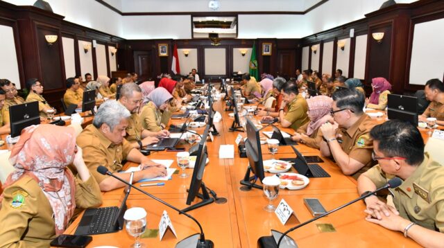 Bey Machmudin Dorong Kompleks Perumahan Segera Miliki TPS3R