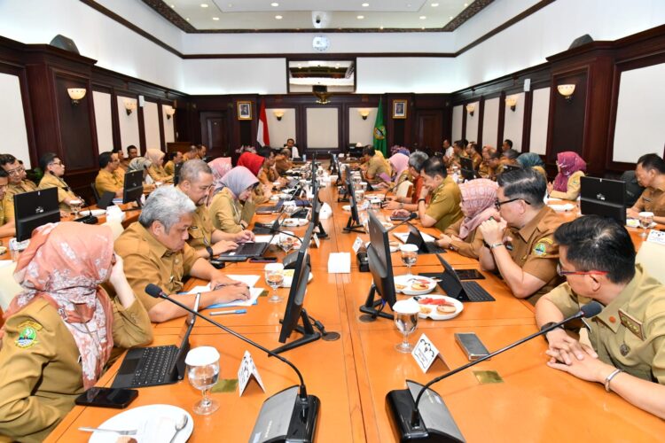Bey Machmudin Dorong Kompleks Perumahan Segera Miliki TPS3R Bey Machmudin Dorong Kompleks Perumahan Segera Miliki TPS3R