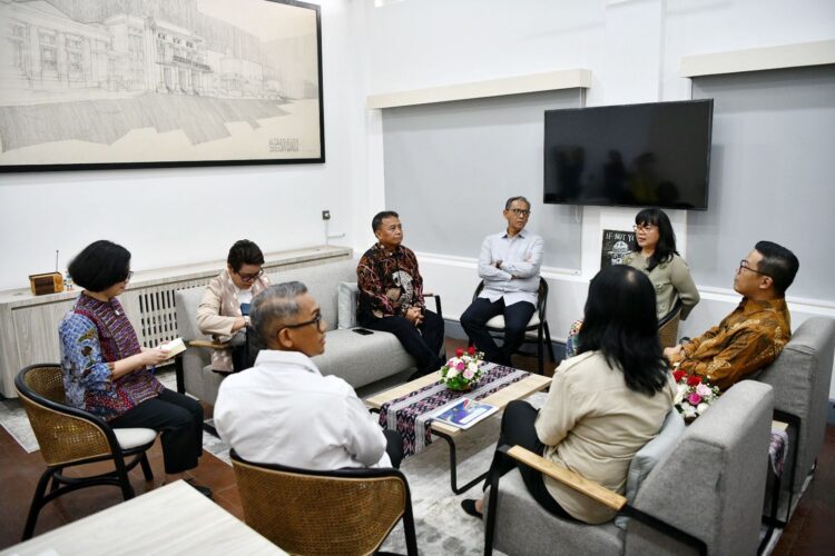 Sekda Jabar Dampingi Menlu dan Wakil Menteri PUBahas Perbaikan Gedung Merdeka dan Museum KAA