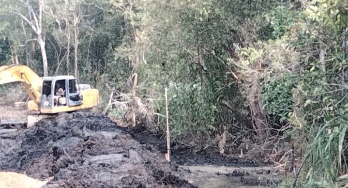 Aktivitas Penimbunan Lahan Yang Telah Berizin Di Desa Pengujan, Perlu Kajian