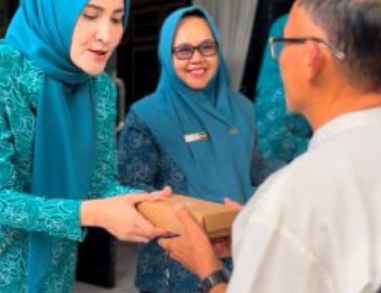TP PKK Lahat Gelar Program Bersedekah Santuni Bersame (Bersame) TP PKK Lahat Gelar Program Bersedekah Santuni Bersame (Bersame)