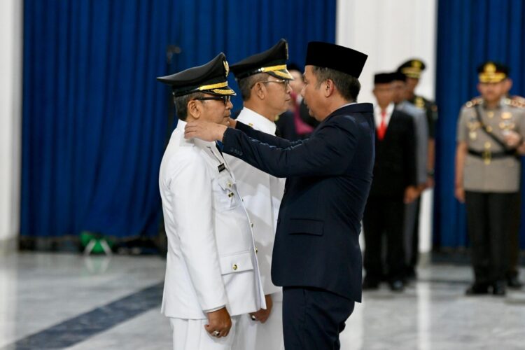 Bey Machmudin Lantik Penjabat Wali Kota Cimahi dan Bupati Subang, Perpanjang Masa Jabatan Bupati Garut