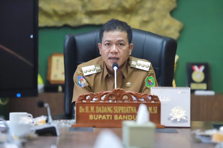 Bupati Bandung Terbitkan SK Satgas Pengendalian Penataan Ruang dan Perizinan Bupati Bandung Terbitkan SK Satgas Pengendalian Penataan Ruang dan Perizinan
