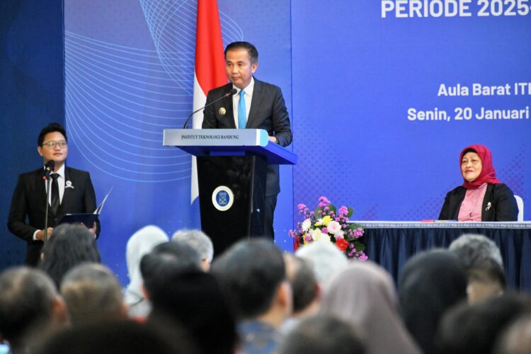 Bey Machmudin Harap Kepemimpinan Tatacipta Dirgantara Bawa ITB Jadi Kampus Kelas Dunia Bey Machmudin Harap Kepemimpinan Tatacipta Dirgantara Bawa ITB Jadi Kampus Kelas Dunia