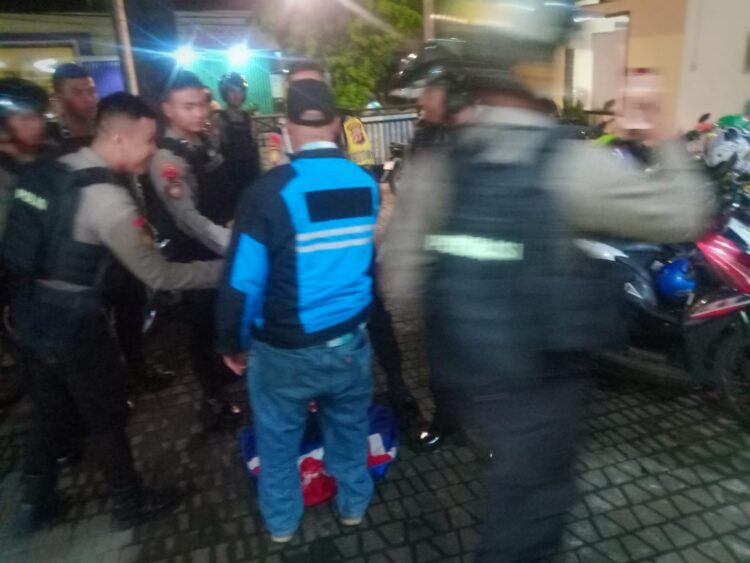 Team Perintis Presisi Polrestabes Bandung Berhasil Amankan Seorang Genk Motor Dengan Membawa Sajam