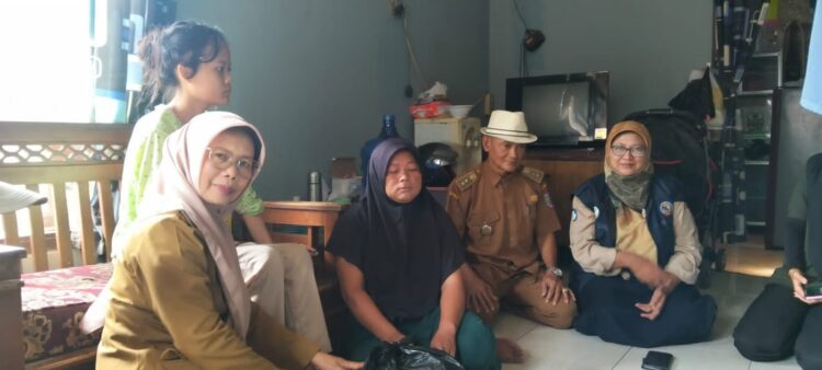 Dinsos Kabupaten Ciamis Sambangi Rumah Kediaman Dea