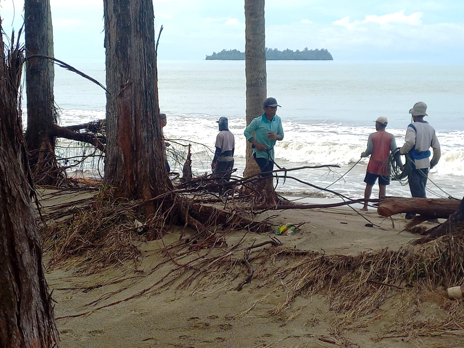 Abrasi Pantai Terus Mengancam, Ekonomi Nelayan Lumpuh