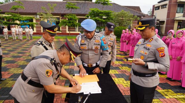 Kapolres Tasikmalaya Kota Pimpin Sertijab Kabagren, Kabaglog, Kasat Intelkam, Kapolsek Cihideung, dan Kasipropam