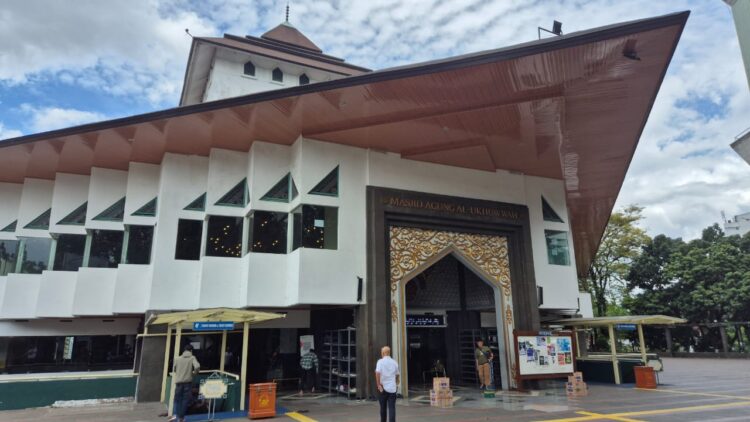 Mengenal Lebih Dekat dengan Masjid Masjid Agung Al-Ukhuwah Kota Bandung