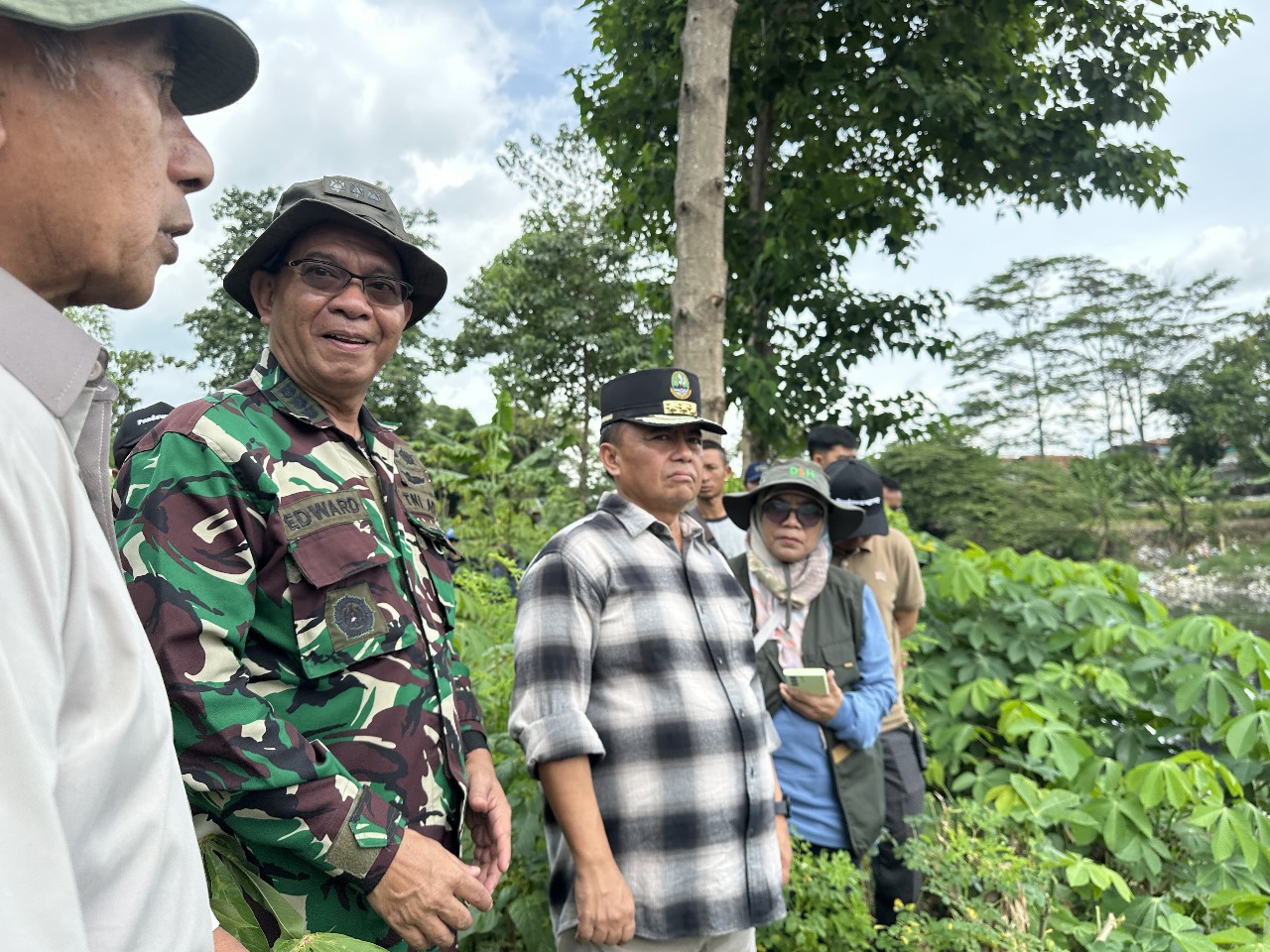 Sekda Herman Targetkan Pembersihan Sampah di Oxbow Cicukang Rampung Februari 2025