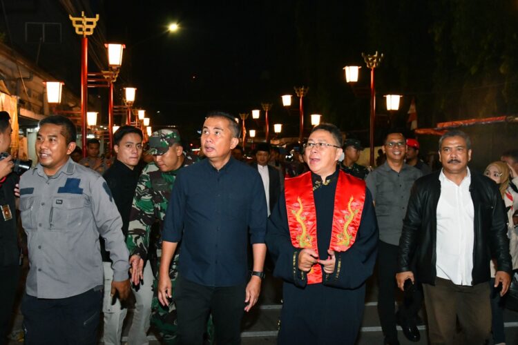 Jelang Perayaan Imlek 2576, Bey Machmudin Tinjau Vihara di Kota Bandung