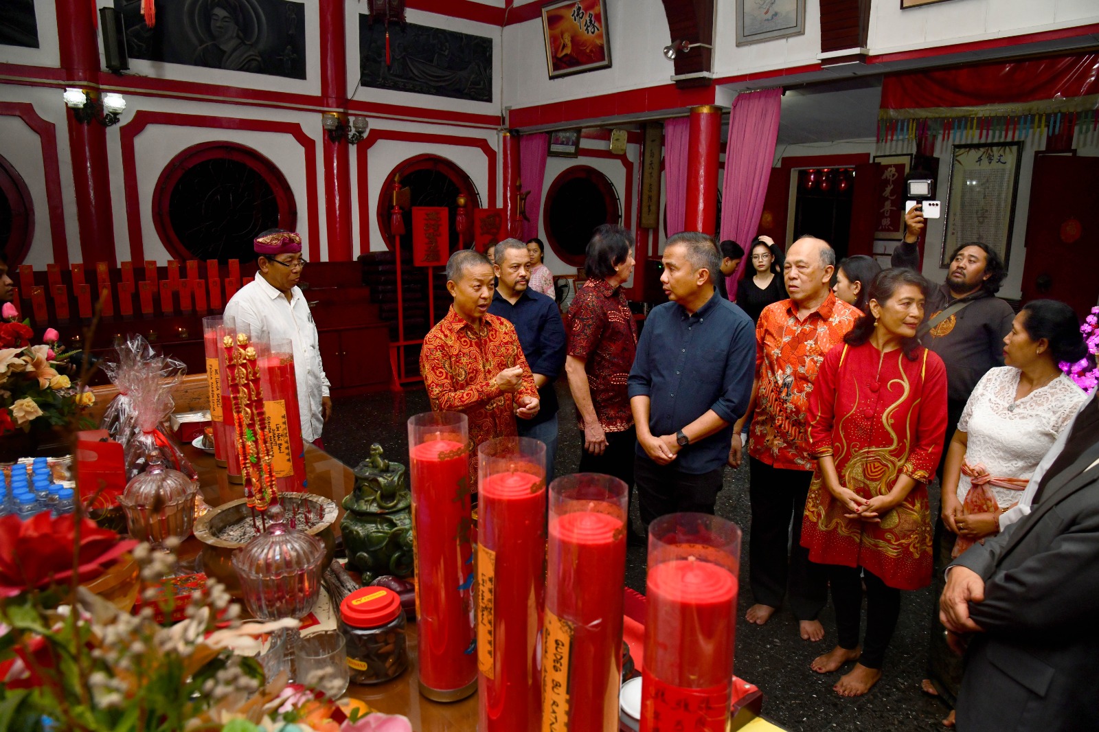 Jelang Perayaan Imlek 2576, Bey Machmudin Tinjau Vihara di Kota Bandung