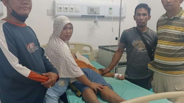 Sahabat Teddy Marjito (STM) Membantu Warga Talang Jawa Ke RSUD DR H. IBNU SUTOWO Baturaja