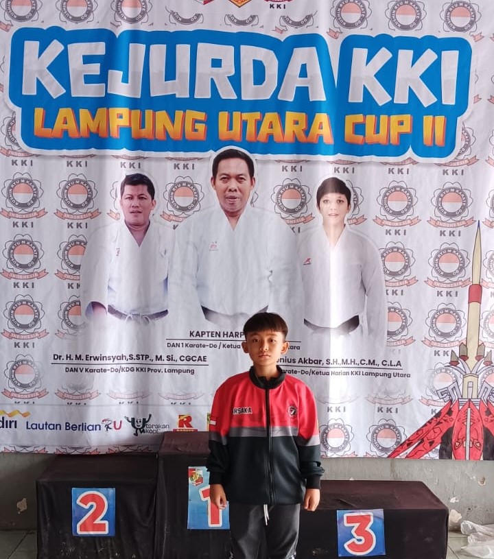 Arsaka, Siswa SD Al-Kautsar Raih Medali Perak Kejurda Karate