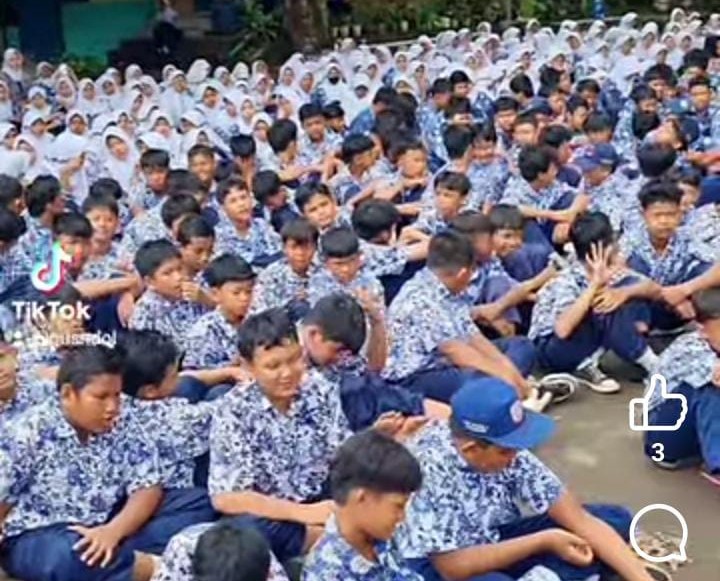 Dalam Menyambut Bulan Suci Ramadhan 1446 H. SMP Negeri 4 Kotabaru Mengadakan Kegiatan Penguatan Karakter Religius Siswa - Siswi