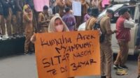 Ribuan Perangkat Desa Tuntut Siltap Geruduk Kantor BPKD Pandeglang