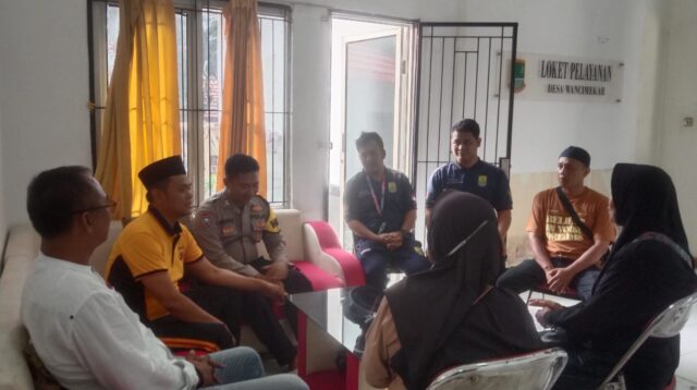Kapolsek Kotabaru Laksanakan Jum'at Curhat Bersama Kepala Desa dan Aparatur Desa Wancimekar